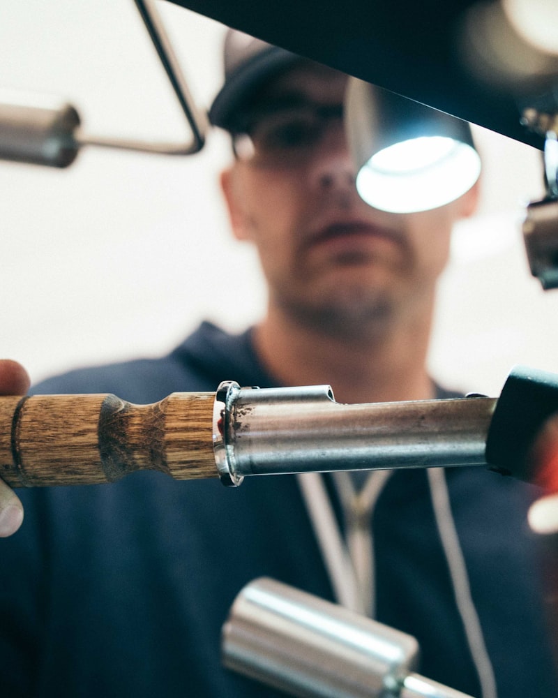 VSport手机APP界面展示在手持智能手机上